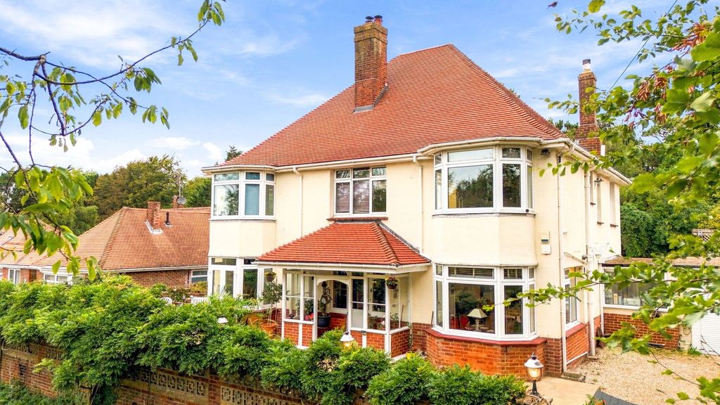 Property photo 1 of 39