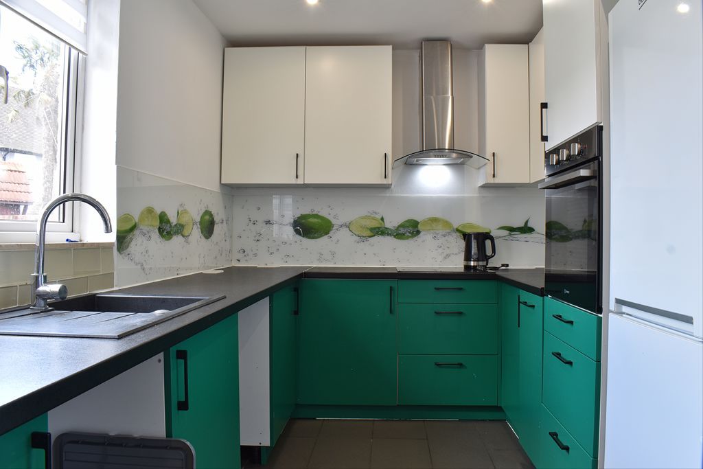 Property photo 2 of 9 Photo 1