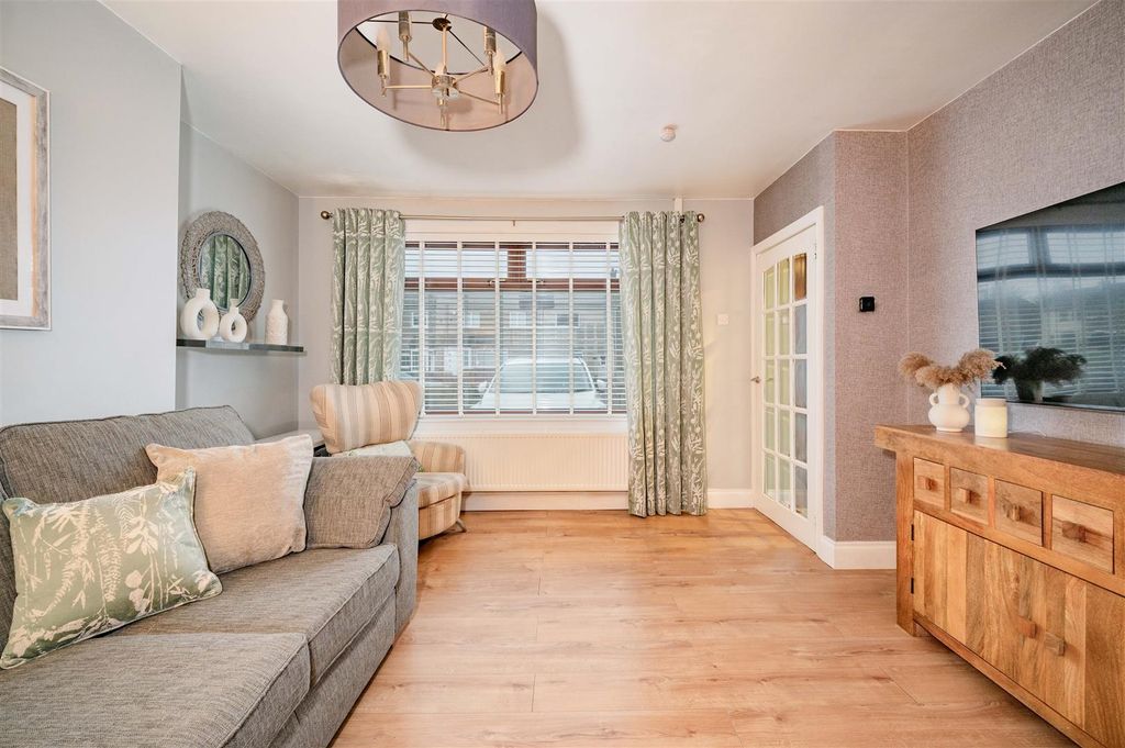 Property photo 2 of 14 167 Fintry Road Dundee-11.Jpg