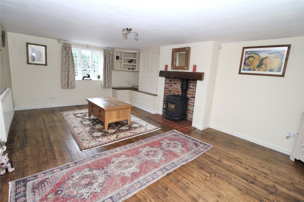 Property photo 3 of 28 Picture No. 04