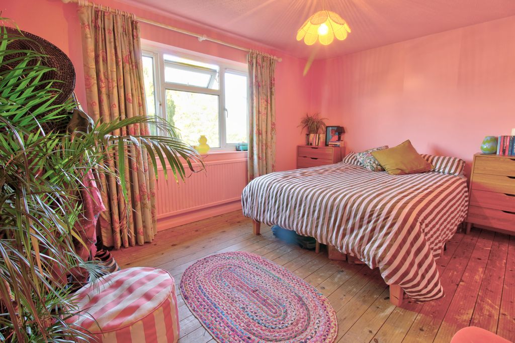 Property photo 3 of 10 A4