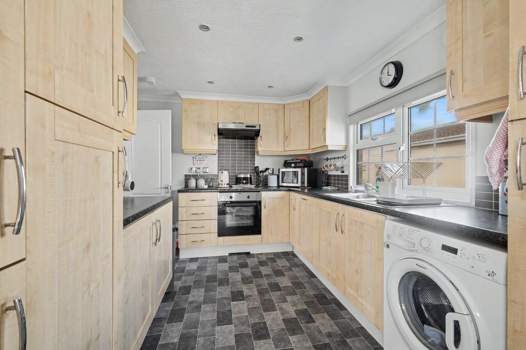 Property photo 3 of 15 5102745