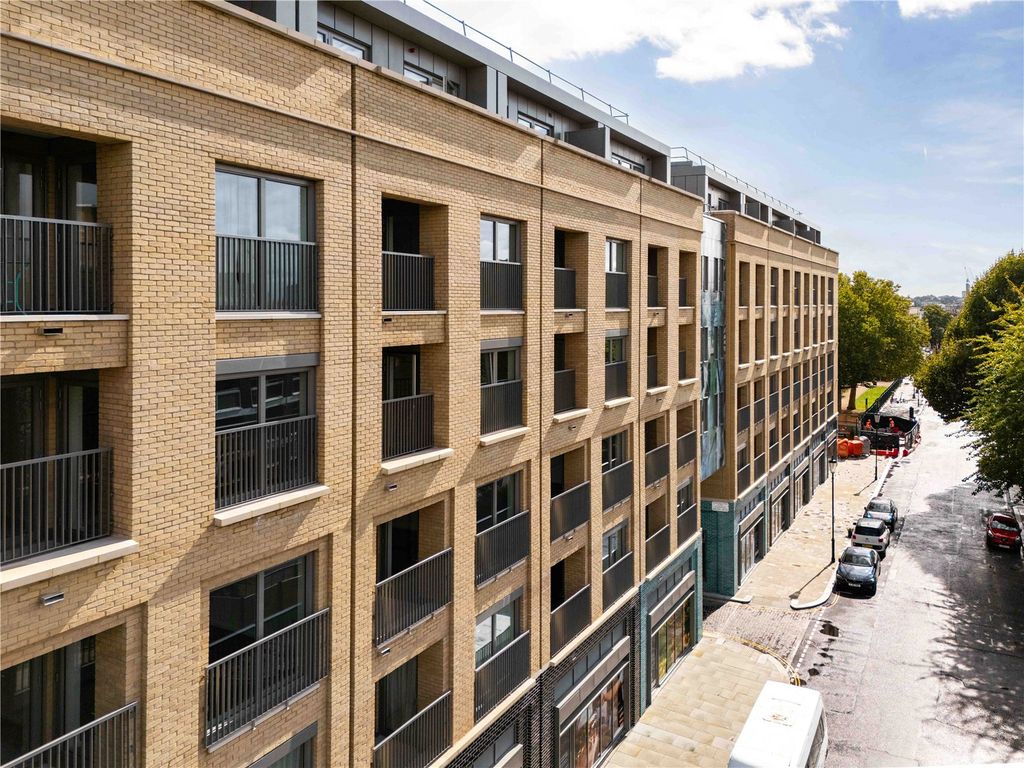 Property photo 2 of 15 The Auria