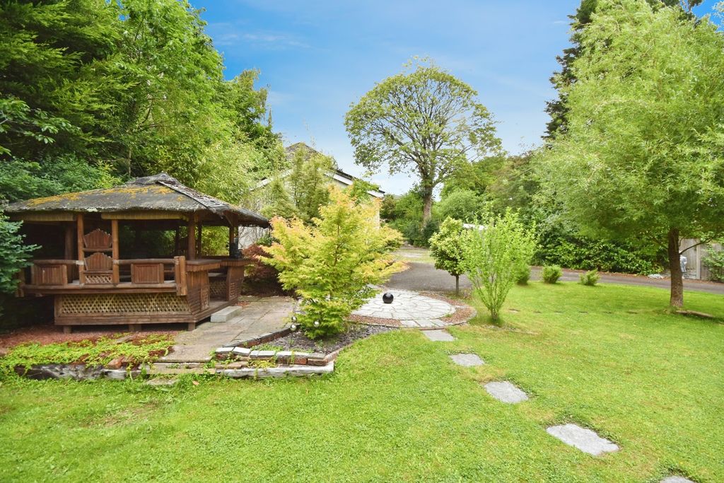 Property photo 2 of 22 Garden