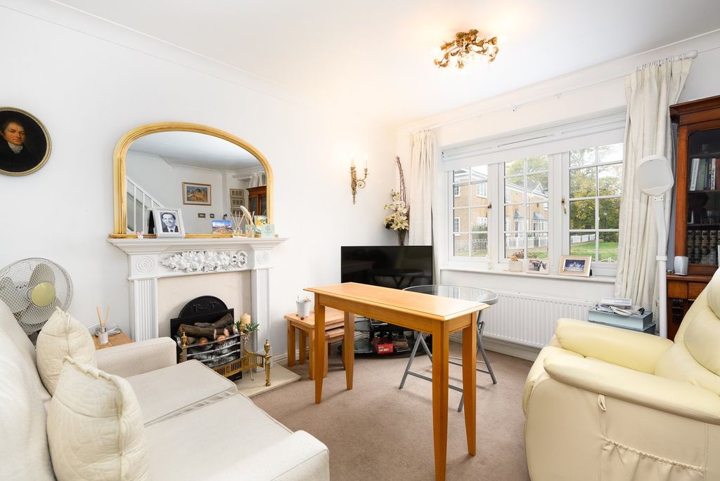 Property photo 3 of 12