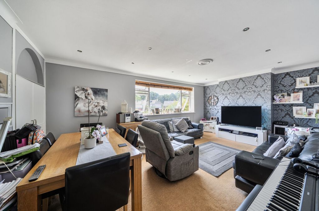 Property photo 3 of 20 1485917-9-6A47982...