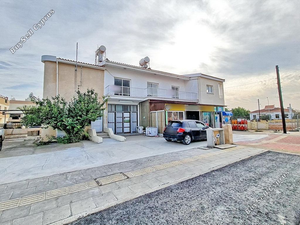 Property photo 1 of 40