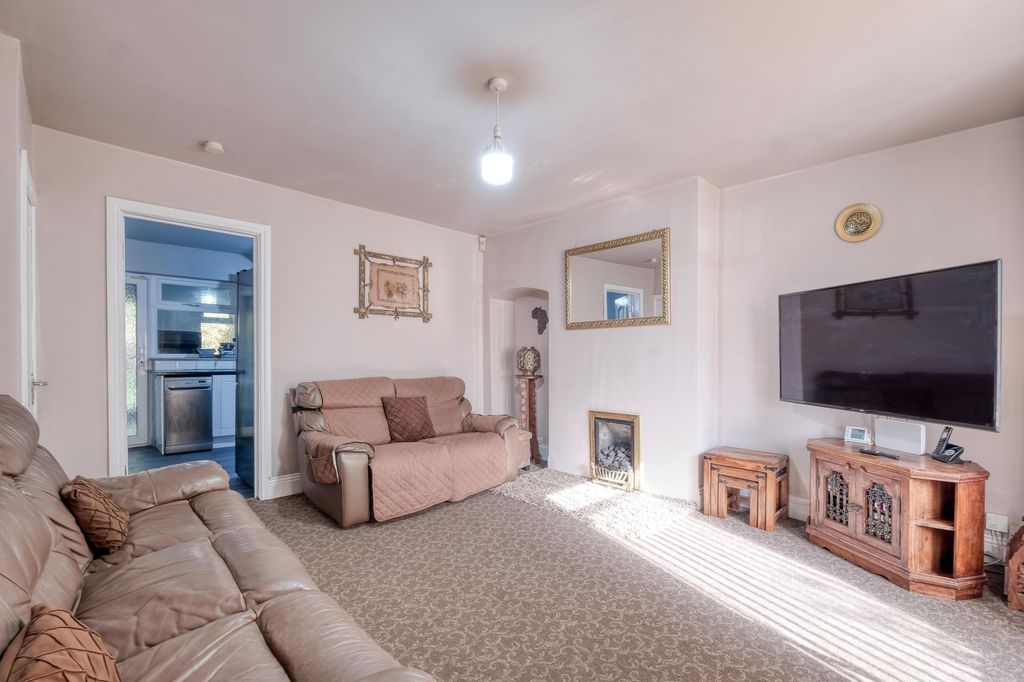 Property photo 2 of 26