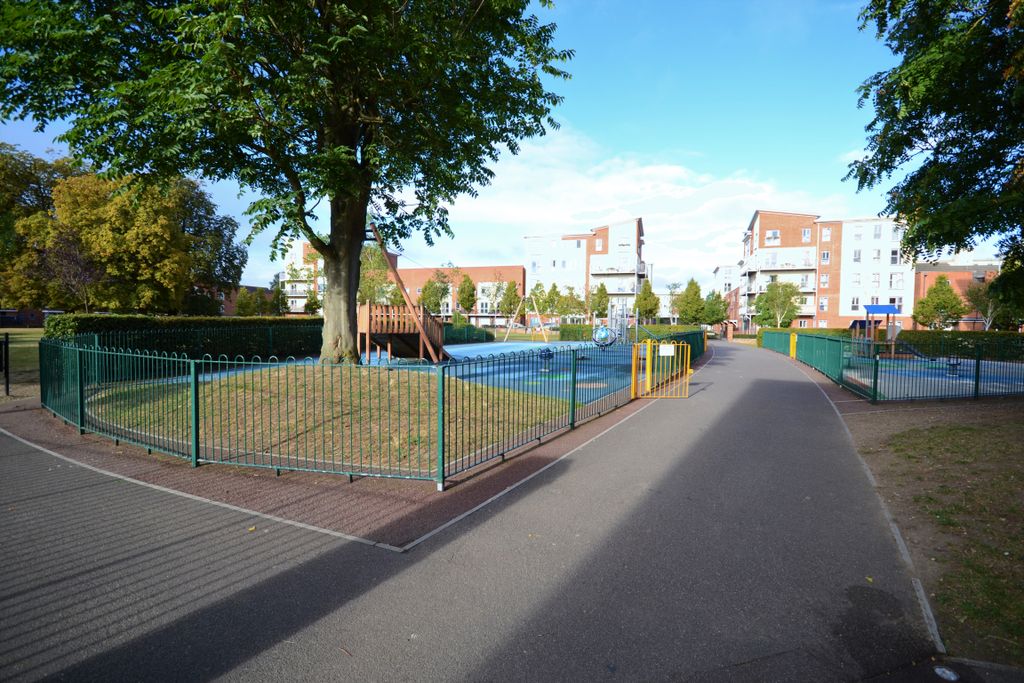 Property photo 2 of 24 Photo 02