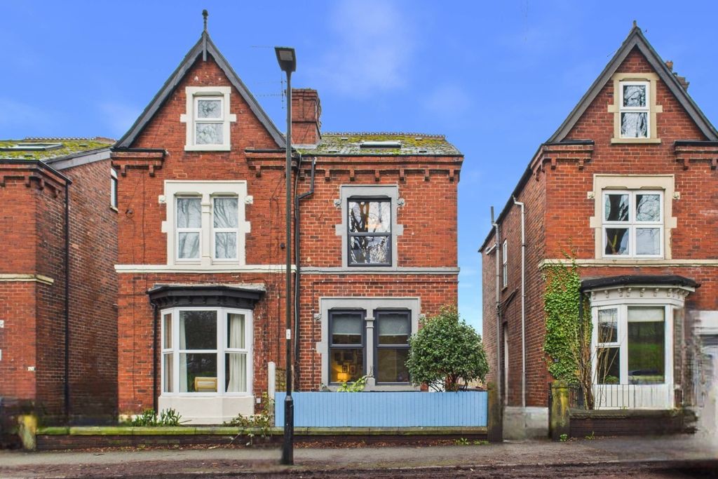 Property photo 1 of 28 Front External