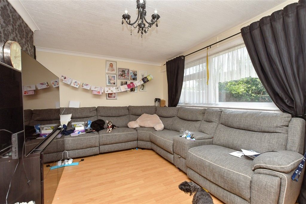 Property photo 2 of 13 Lounge
