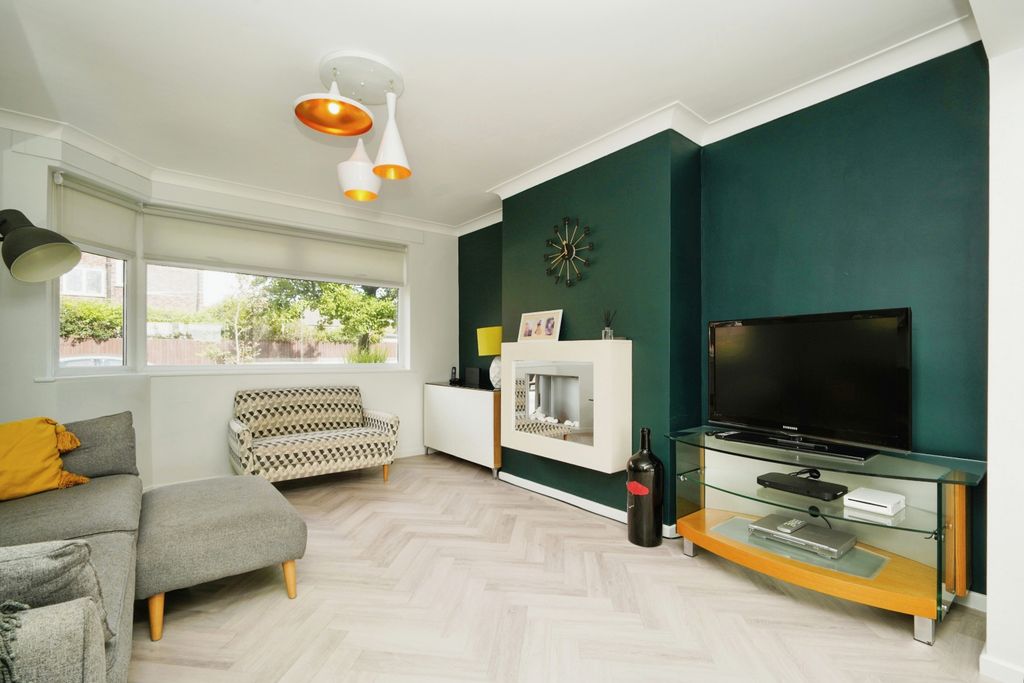 Property photo 1 of 21