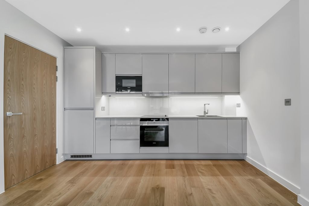 Property photo 2 of 10 Newington House, Col