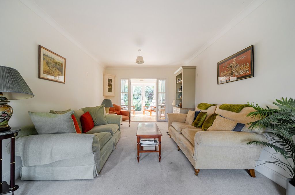 Property photo 3 of 20 Sitting Room