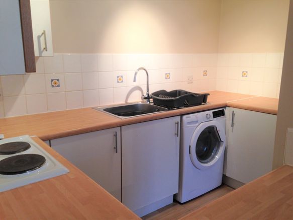 Property photo 3 of 7 Kitchen 2