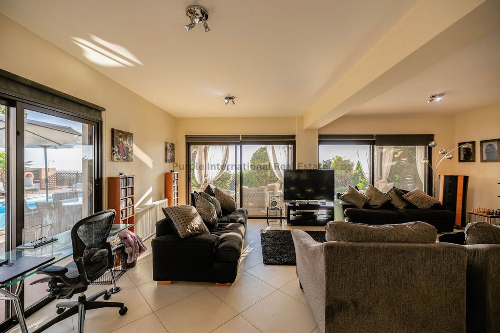 Property photo 2 of 48