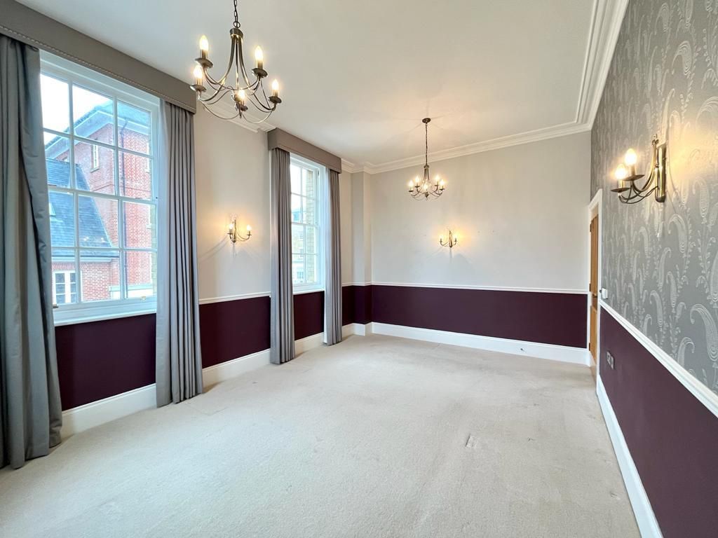 Property photo 3 of 8 Sitting Room