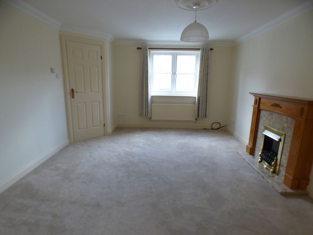 Property photo 3 of 15 Front Room