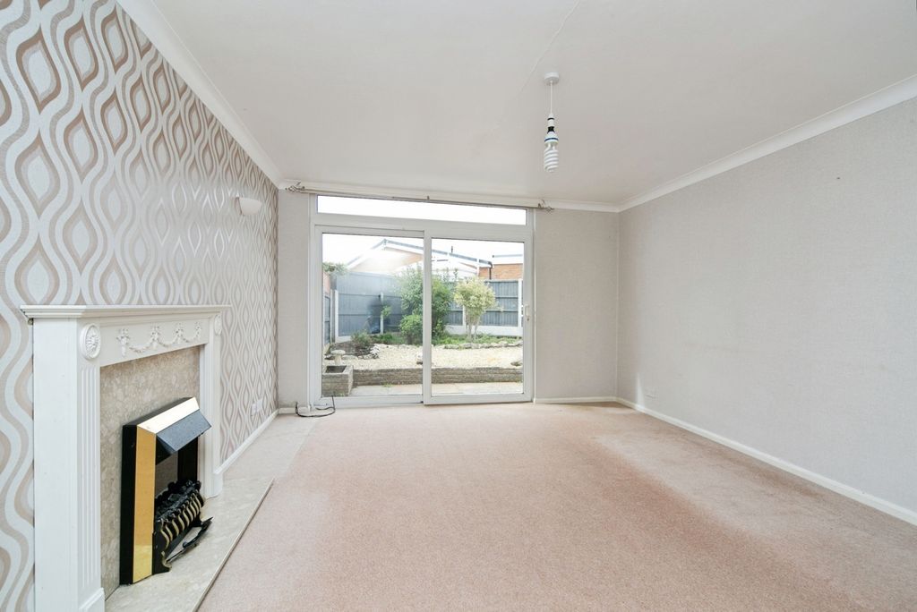 Property photo 2 of 17 Photo