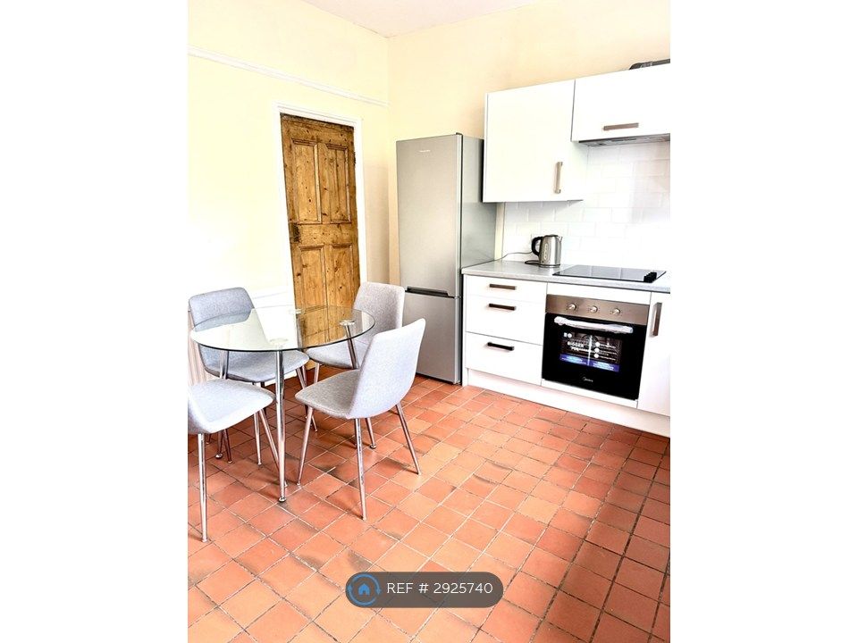 Property photo 3 of 35