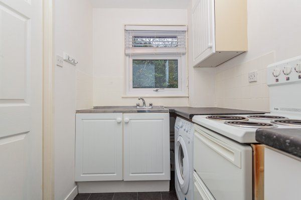 Property photo 3 of 9 Kitchen