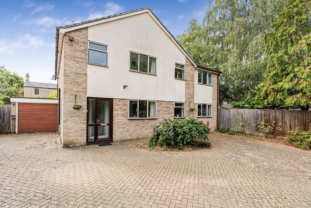 Property photo 1 of 28