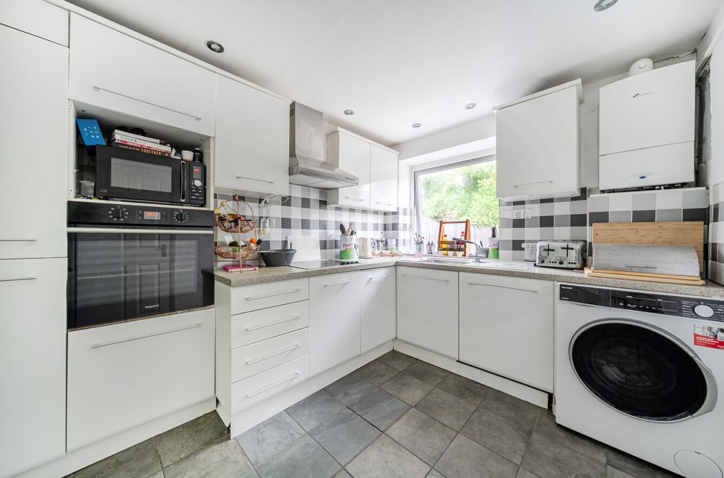 Property photo 2 of 19 1468451-12-6A186A...