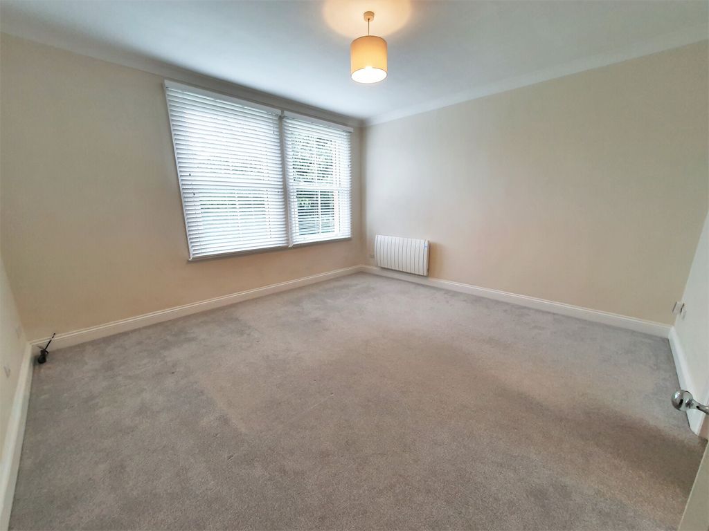 Property photo 2 of 8 Picture No. 29