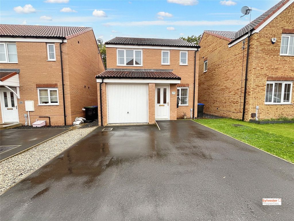 Property photo 2 of 28 Picture No. 24