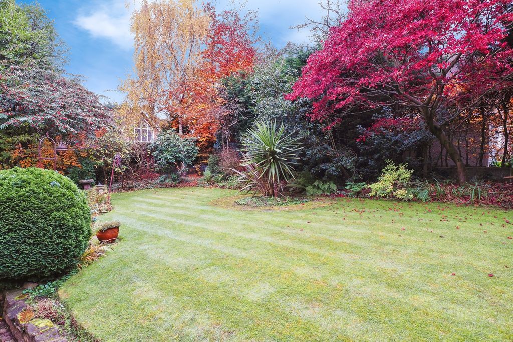 Property photo 2 of 19 Garden