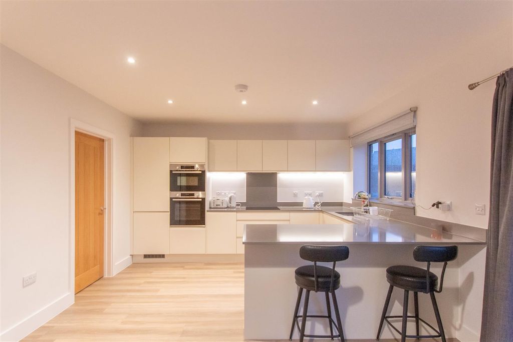 Property photo 2 of 14 Img_1463.Jpg