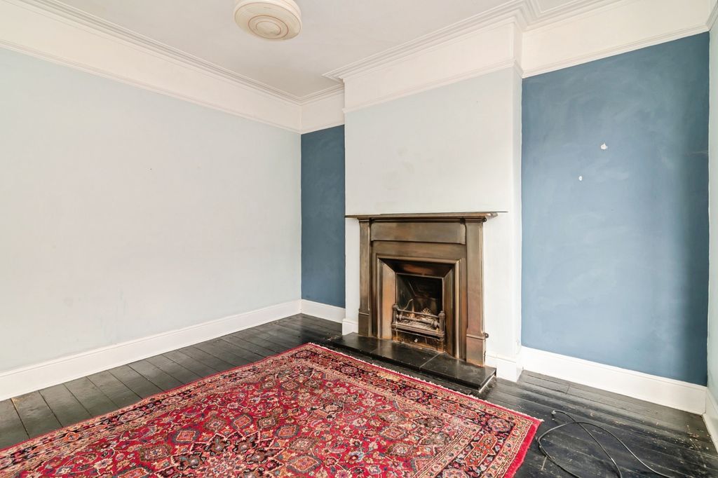 Property photo 3 of 17 Photo
