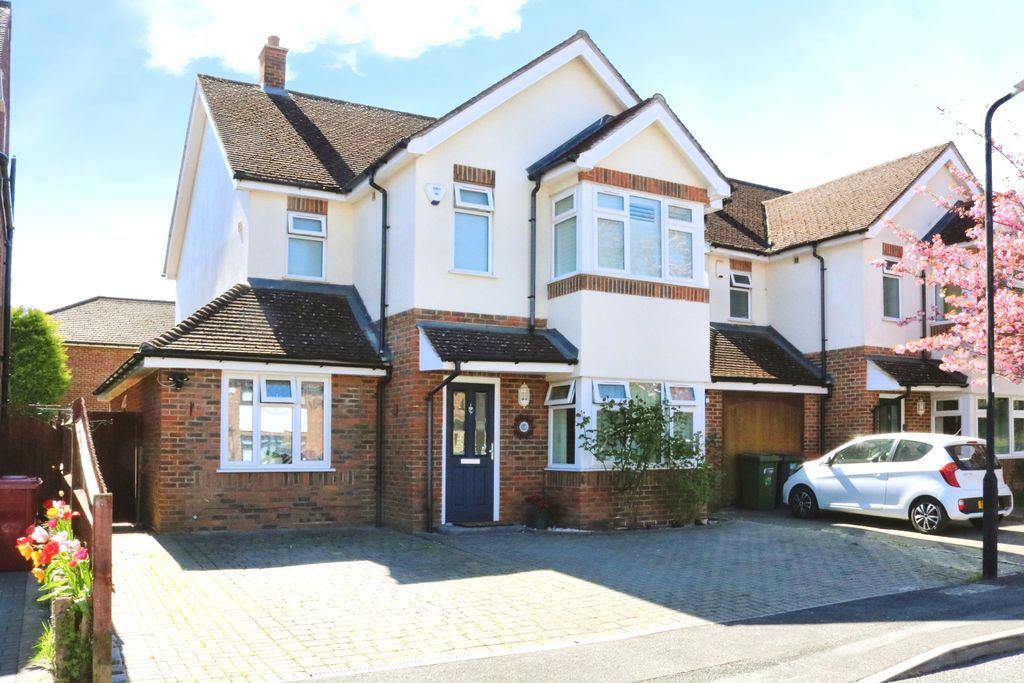 Property photo 1 of 28 Photo 9