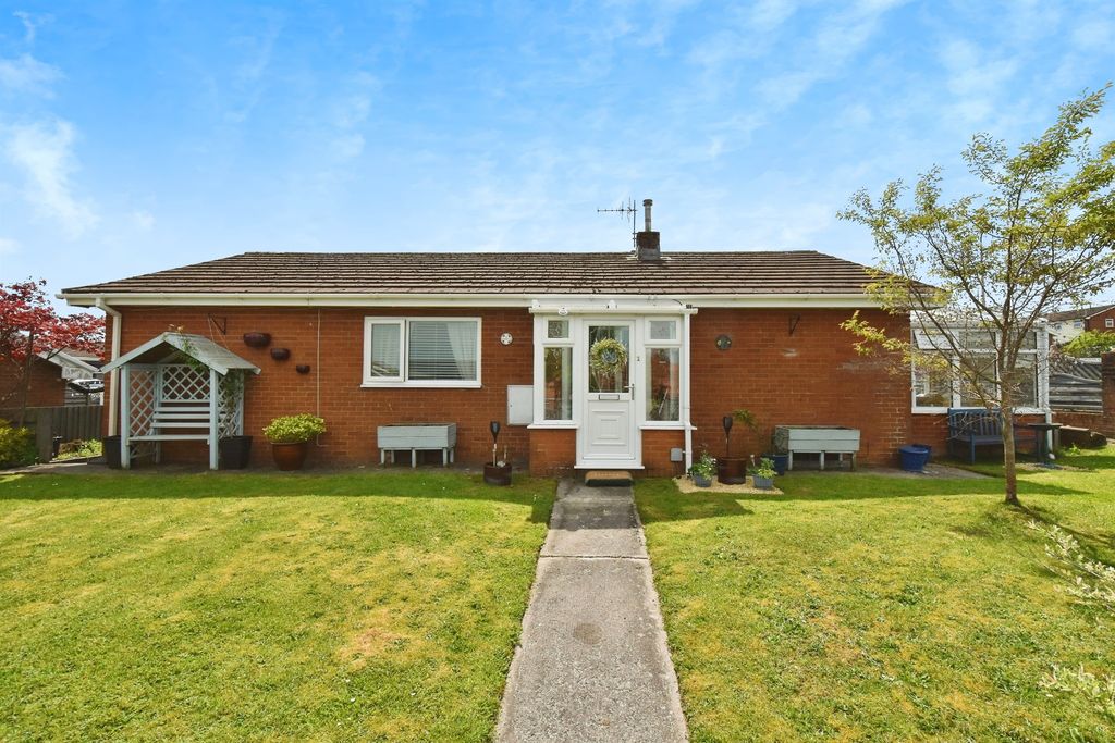 Property photo 2 of 18