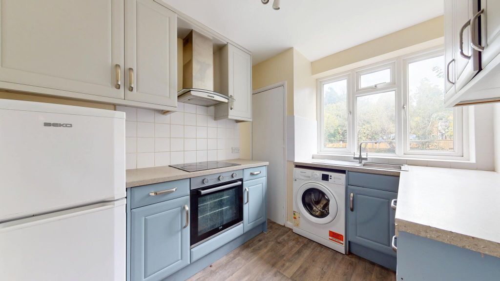 Property photo 2 of 19 Kitchen