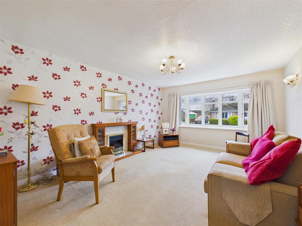 Property photo 2 of 16 Lounge/Dining Room