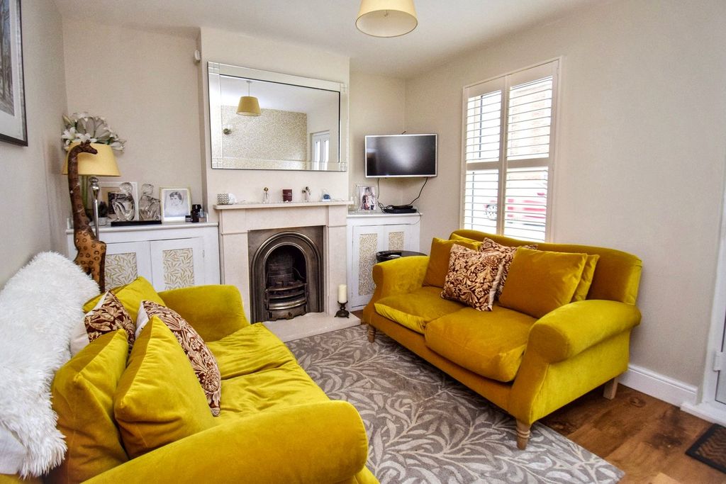 Property photo 2 of 26