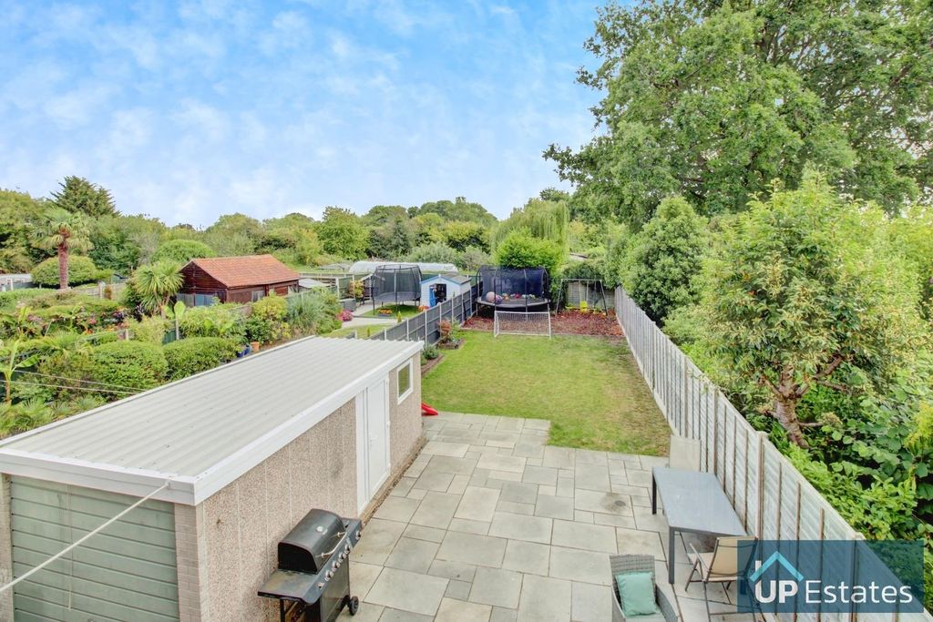 Property photo 2 of 24