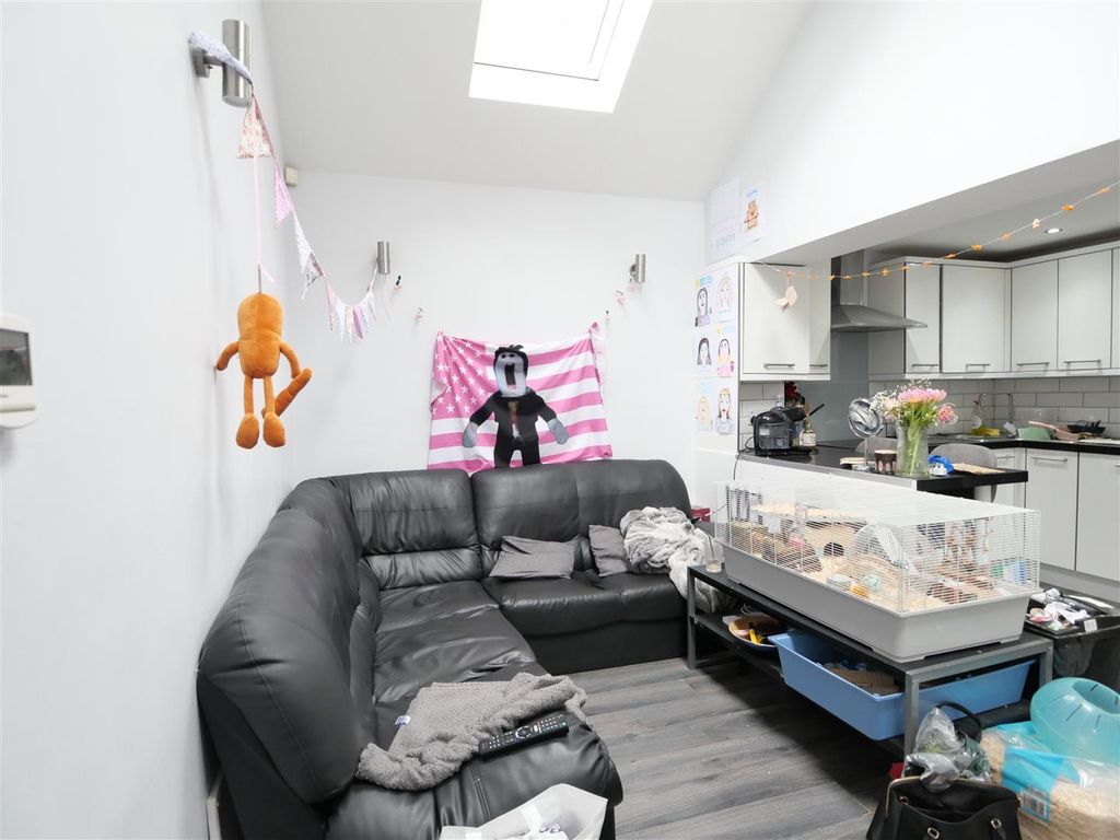 Property photo 3 of 11 P1000157.Jpg