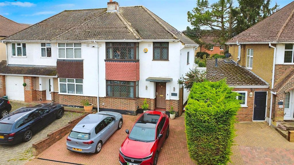 Property photo 1 of 9 External