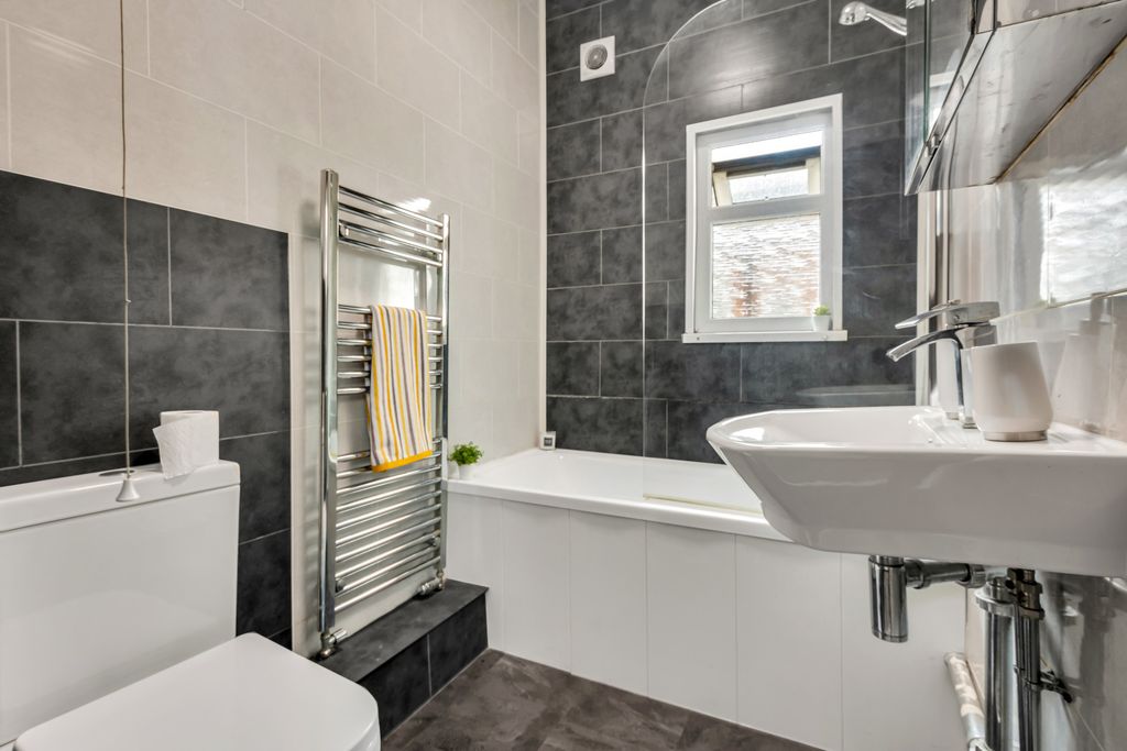 Property photo 3 of 10 Property Photo