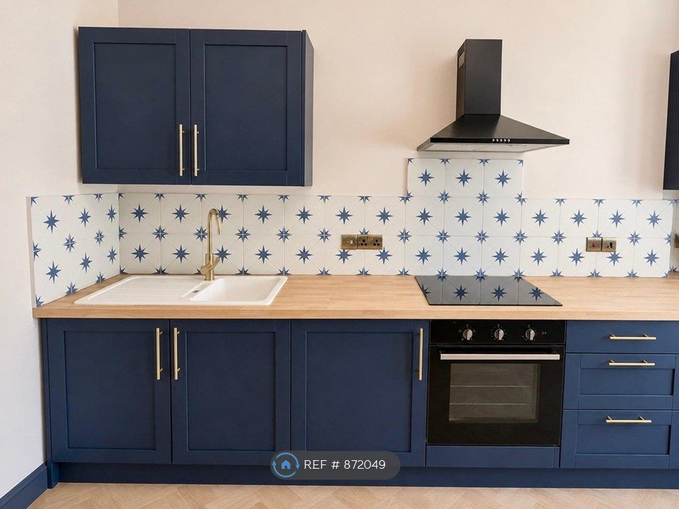 Property photo 1 of 8 Kitchen