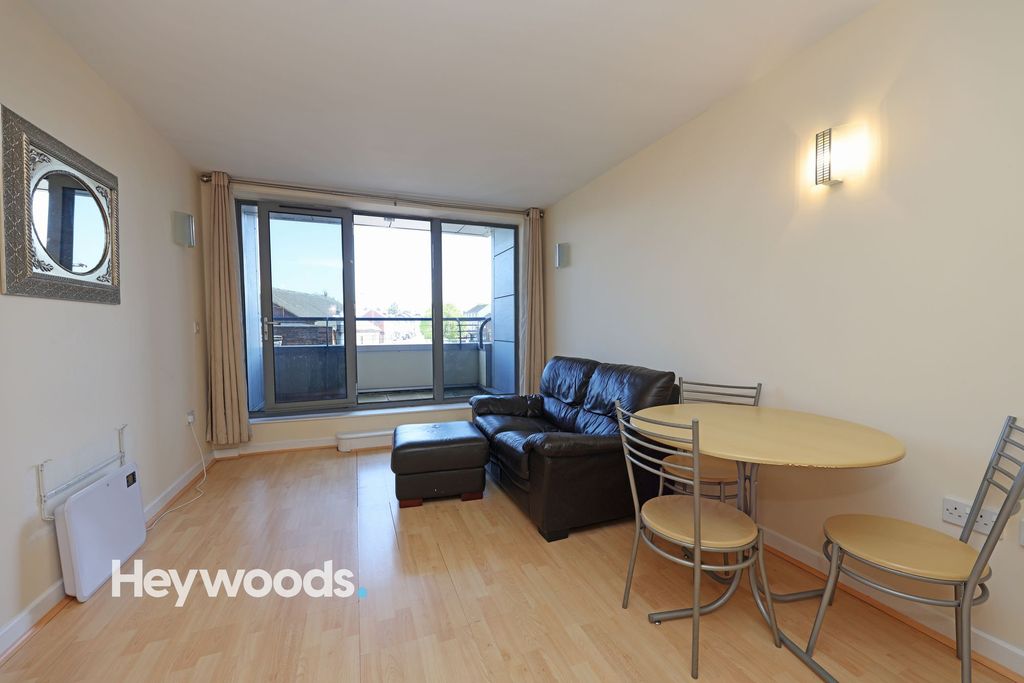 Property photo 2 of 22