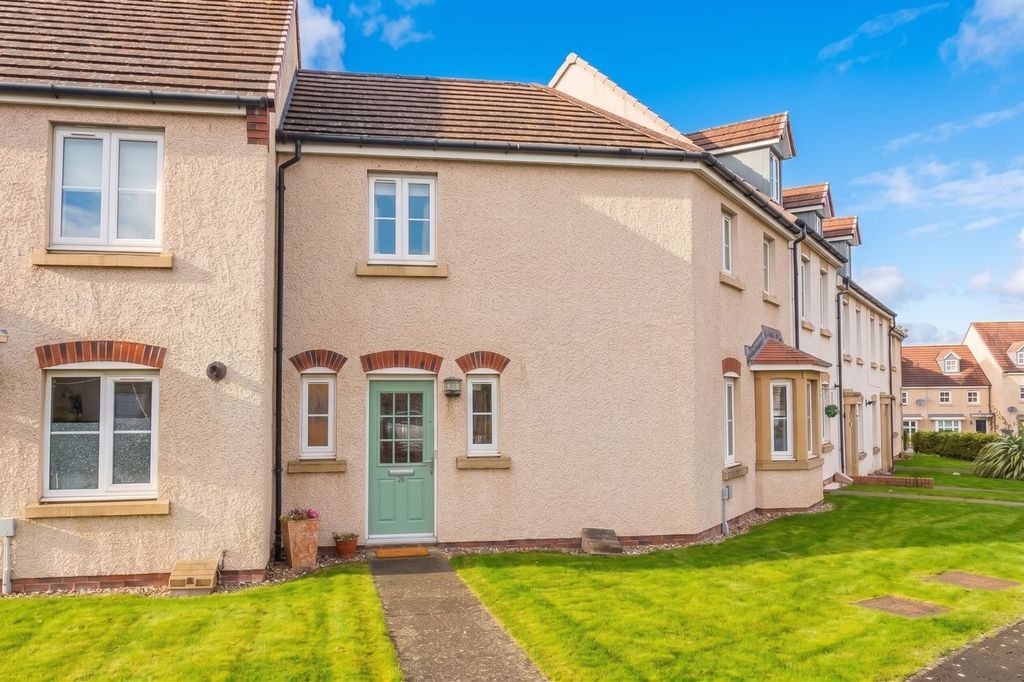 Property photo 1 of 32