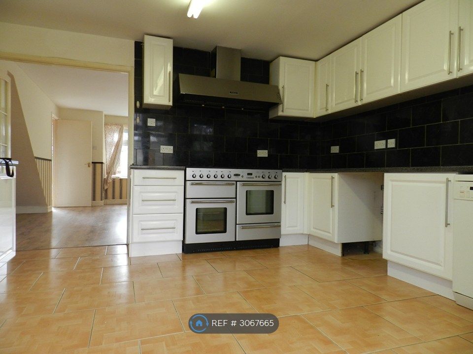 Property photo 3 of 9 Kitchen/Diner