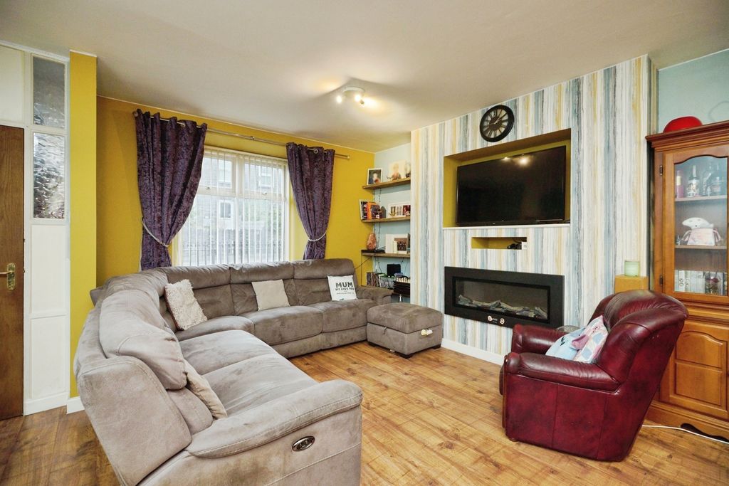 Property photo 2 of 20 Pbox-Img.Jpg