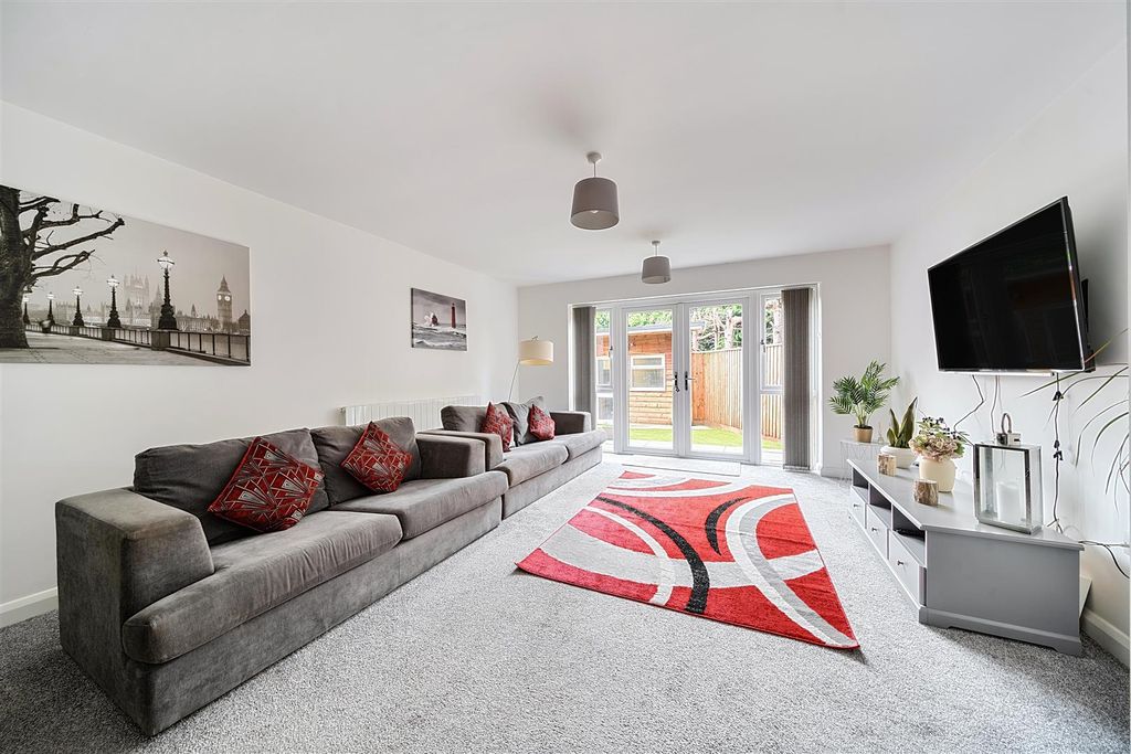 Property photo 3 of 14 1363217-10-68E6303c97Fff.Jpg