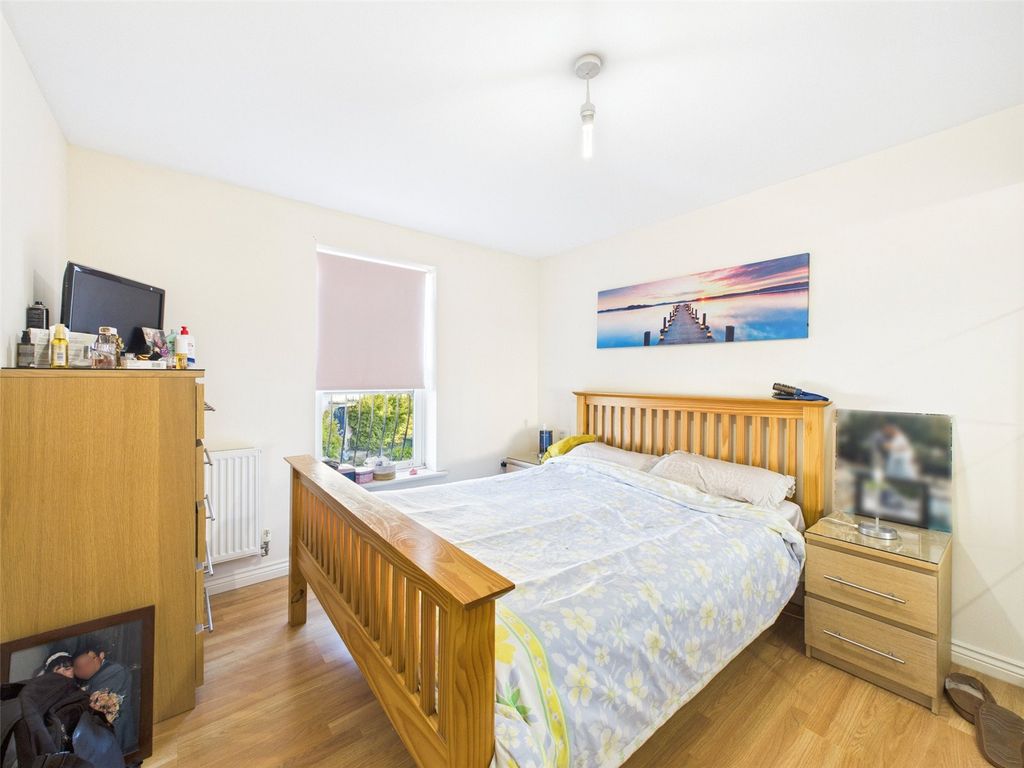 Property photo 3 of 8 Picture No. 02