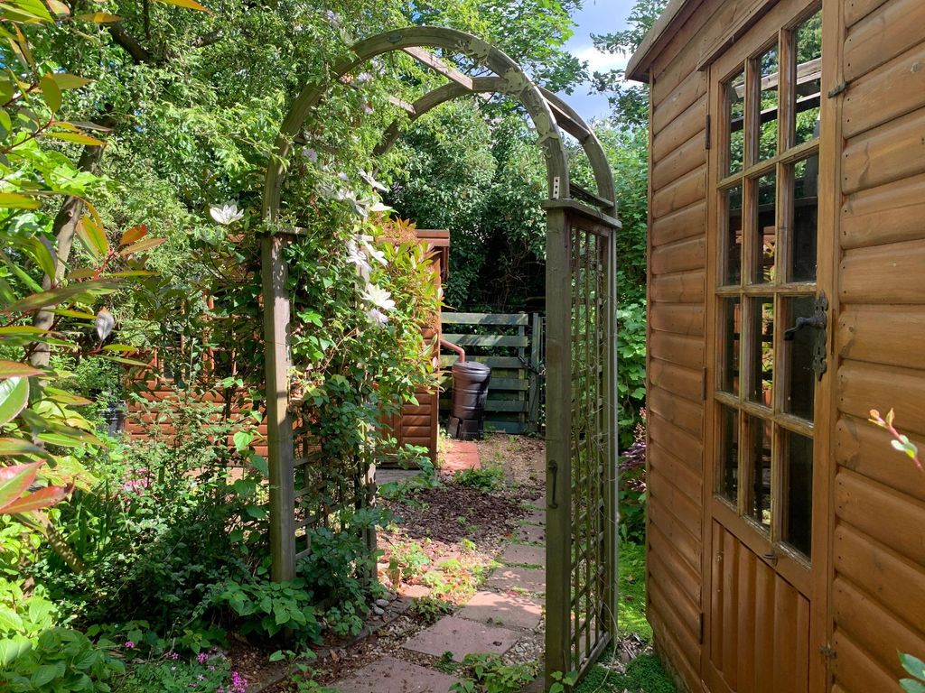 Property photo 2 of 18 Image