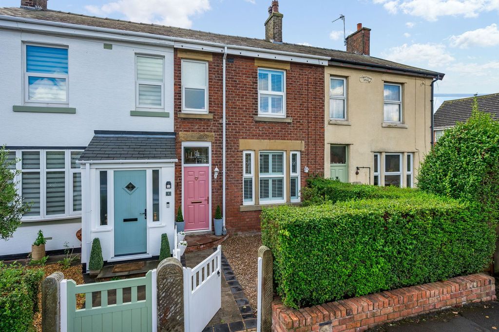 Property photo 2 of 38